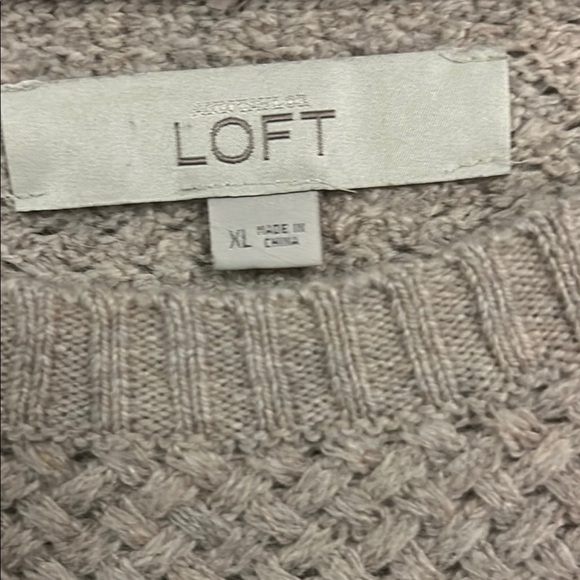 LOFT Women's Cream Sweater - Picture 2 of 4